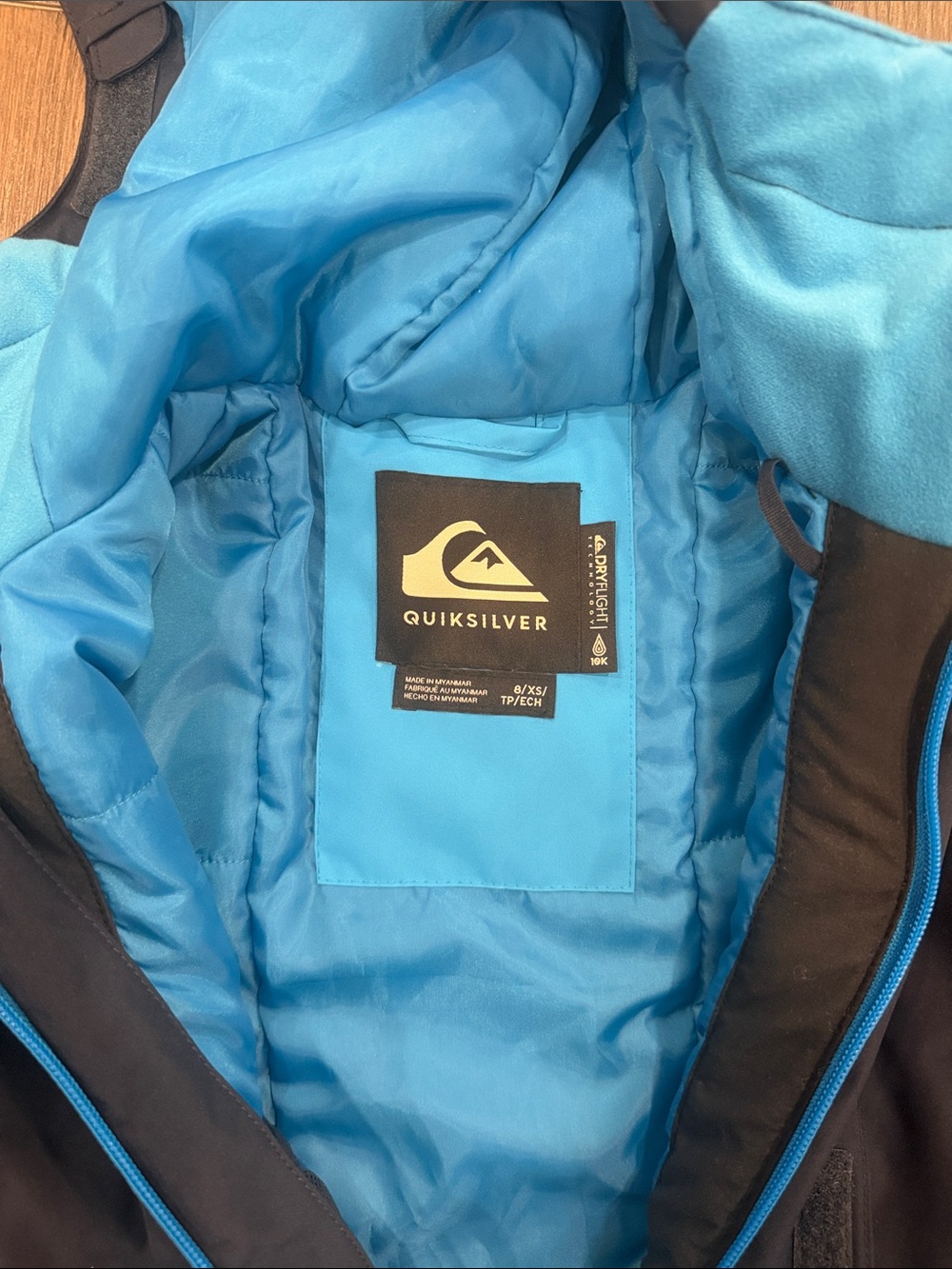 Quiksilver Boys Blue and Black Ski Jacket with Pants - Picture 3 of 7
